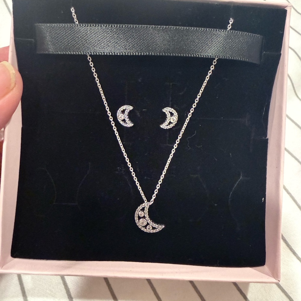 Pandora Silver Crescent Jewelry Set - Picture 3 of 7